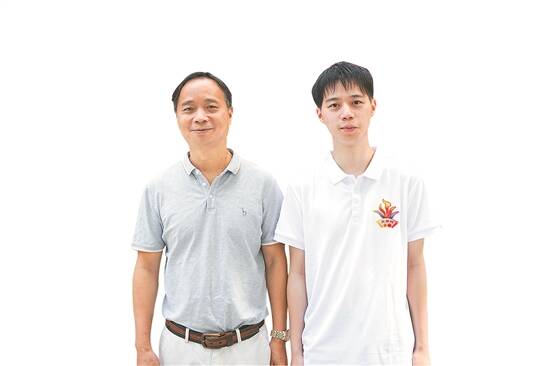 淘配网配资 唱棋声里的父子接力